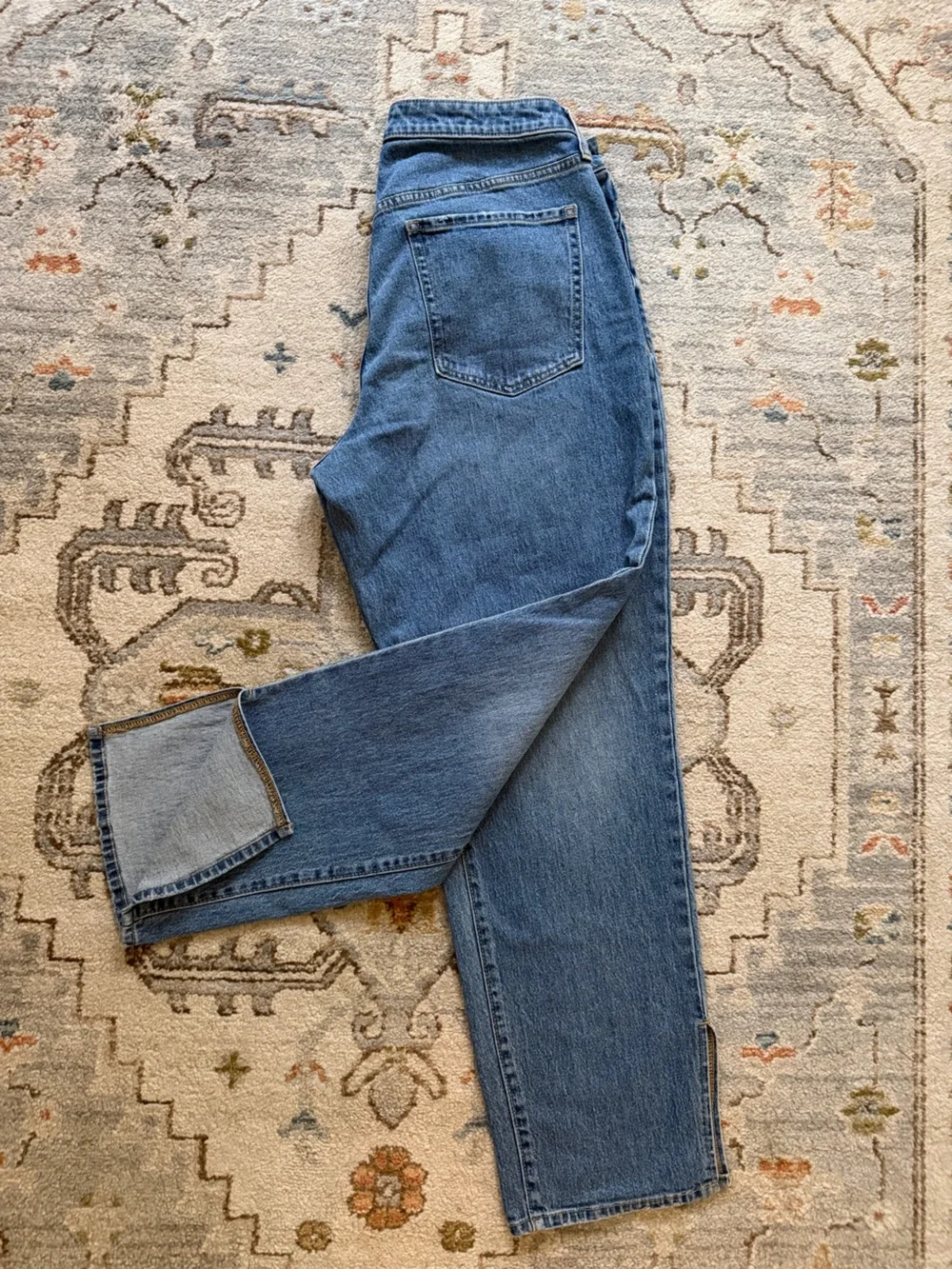 Old Navy Women's Straight Leg Jeans in Blue Denim - Picture 1 of 3
